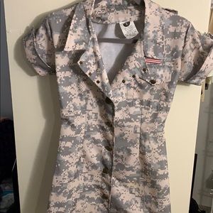 Halloween costume size small (2-4)